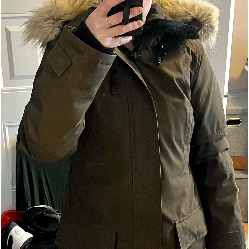 Aritzia/tan Bancroft parka medium olive green - Picture 5 of 15